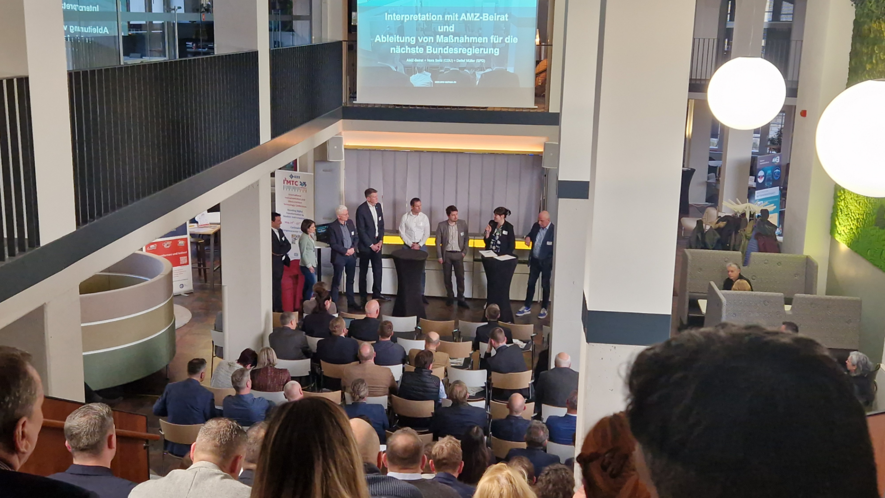 Podiumsdiskussion mit Publikum