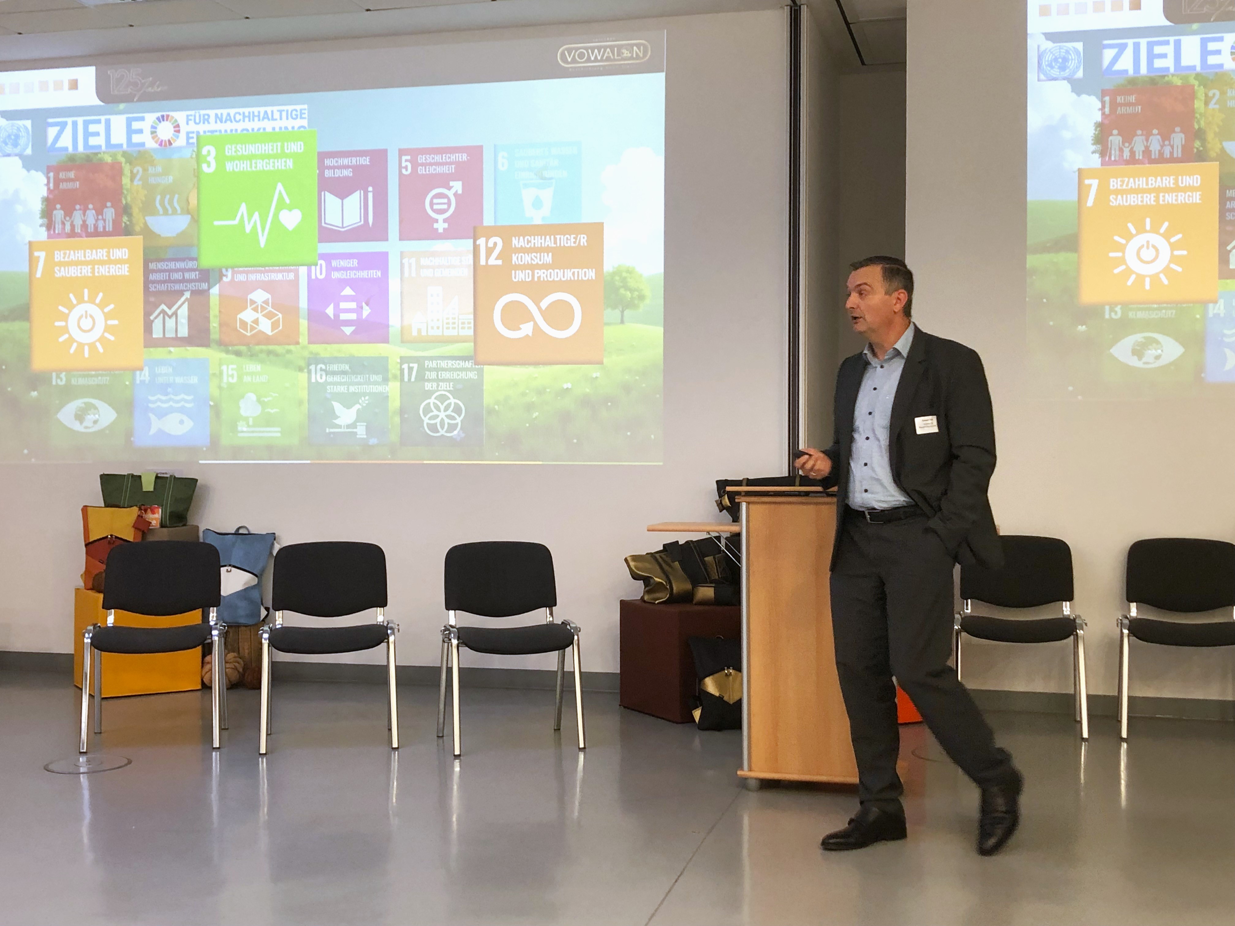 Gherzi spricht beim AMZ Sachsen Workshop Textil meets Automotive