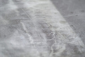 Gebrauchtes, chemisch entlacktes Dach mit verzinkter Oberfläche: bereit für eine zweite Nutzung.