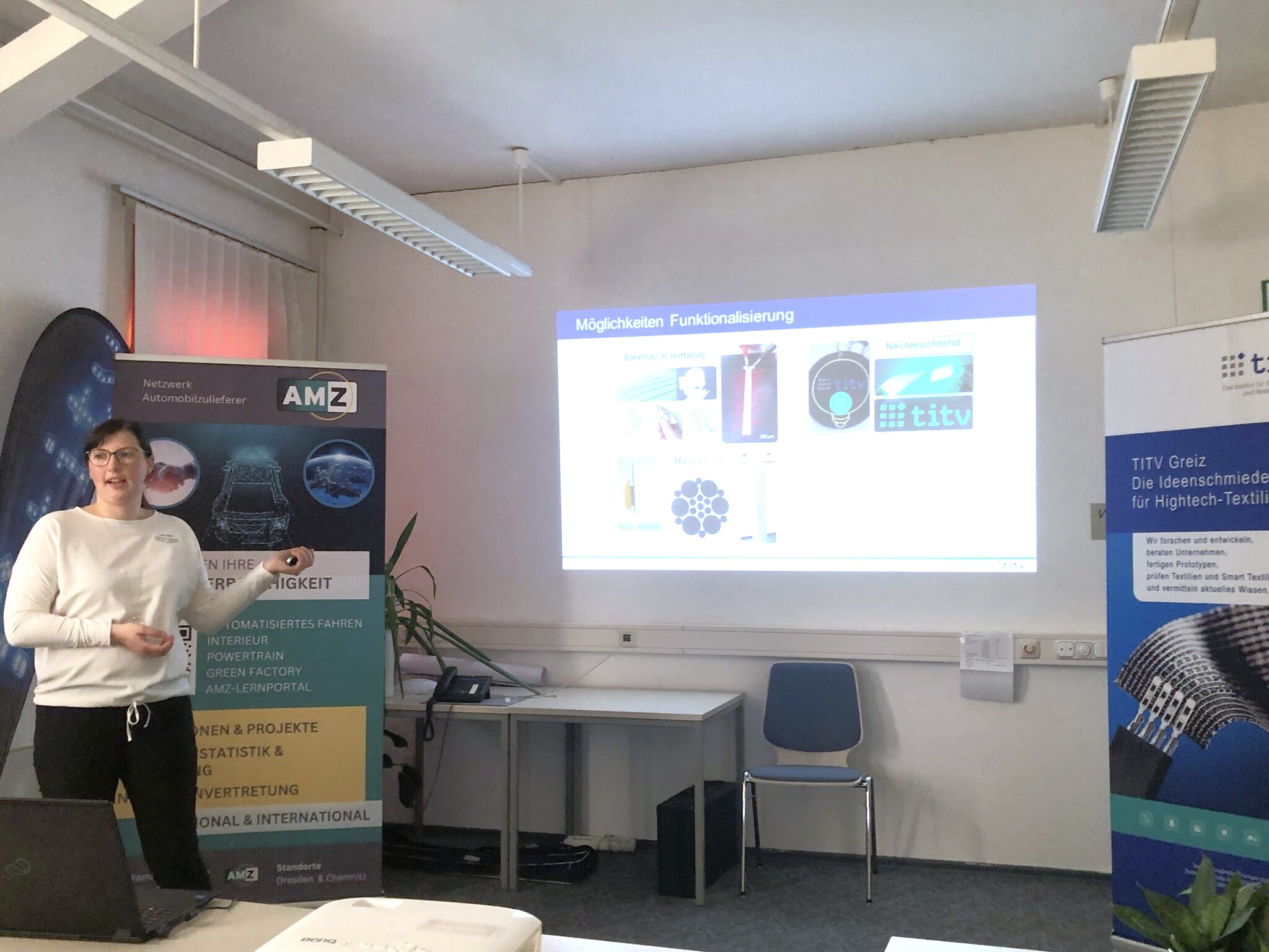 Am 24. M&auml;rz 2026 veranstaltete das Netzwerk Automobilzulieferer Sachsen den Workshop "Hightech trifft Haptik" in Greiz, um mit den Teilnehmern &uuml;ber Alternativen f&uuml;r Kunststoff und Leder zu diskutieren.