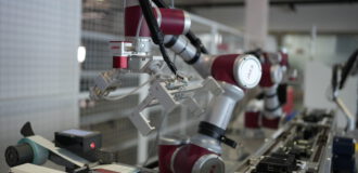 JAKA Robotics ist seit Februar 2026 Mitglied im Netzwerk Automobilzulieferer Sachsen (AMZ) und bringt Know-how &uuml;ber Cobots mit ins Netzwerk.