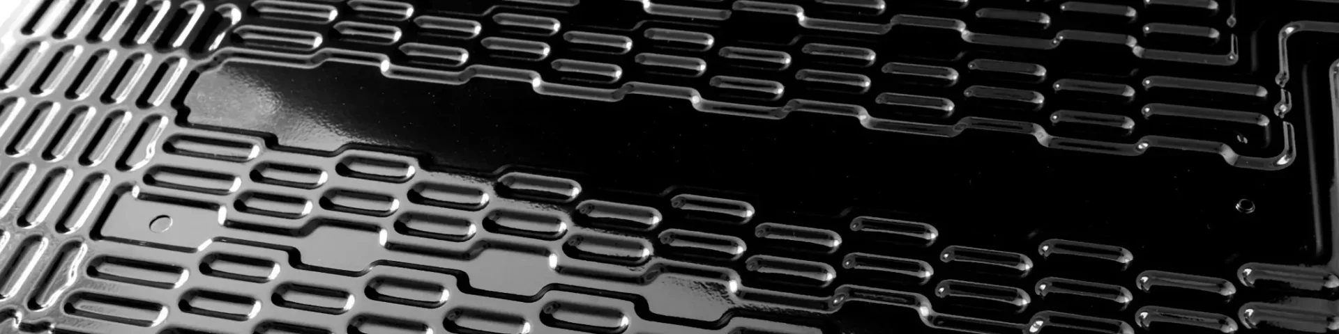 Benseler Oberfl&auml;chentechnik ist Mitglied im AMZ Sachsen und bietet f&uuml;r Bauteile im Bereich der Hochvolt-Technik eine Hochvolt-Beschichtung an, die Korrosionsschutz und Isolation bietet und so f&uuml;r Langlebigkeit der Bauteile sorgt.