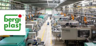 Smart Intralogistics bei BergiPlast: Automatisierter Materialfluss mit fahrerlosen Transportsystemen in der Produktion eines Automobilzulieferers.